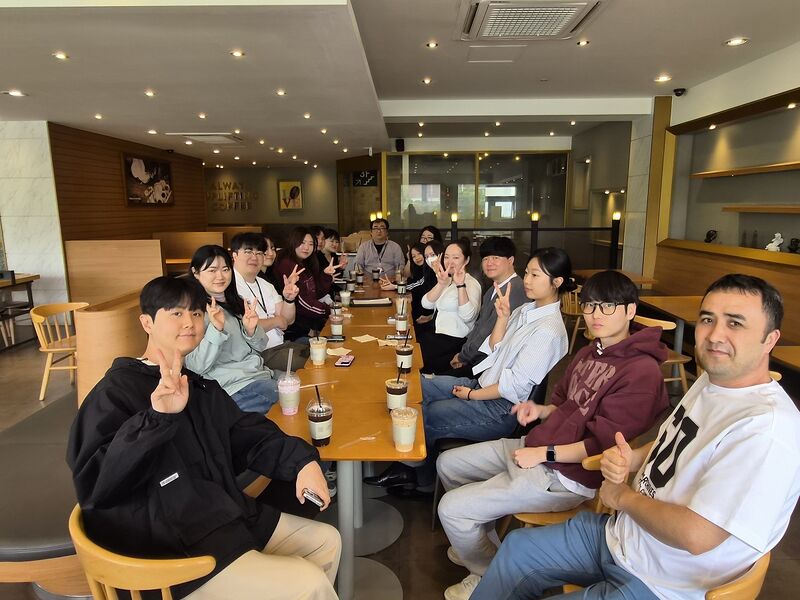 파일:April1.jpg